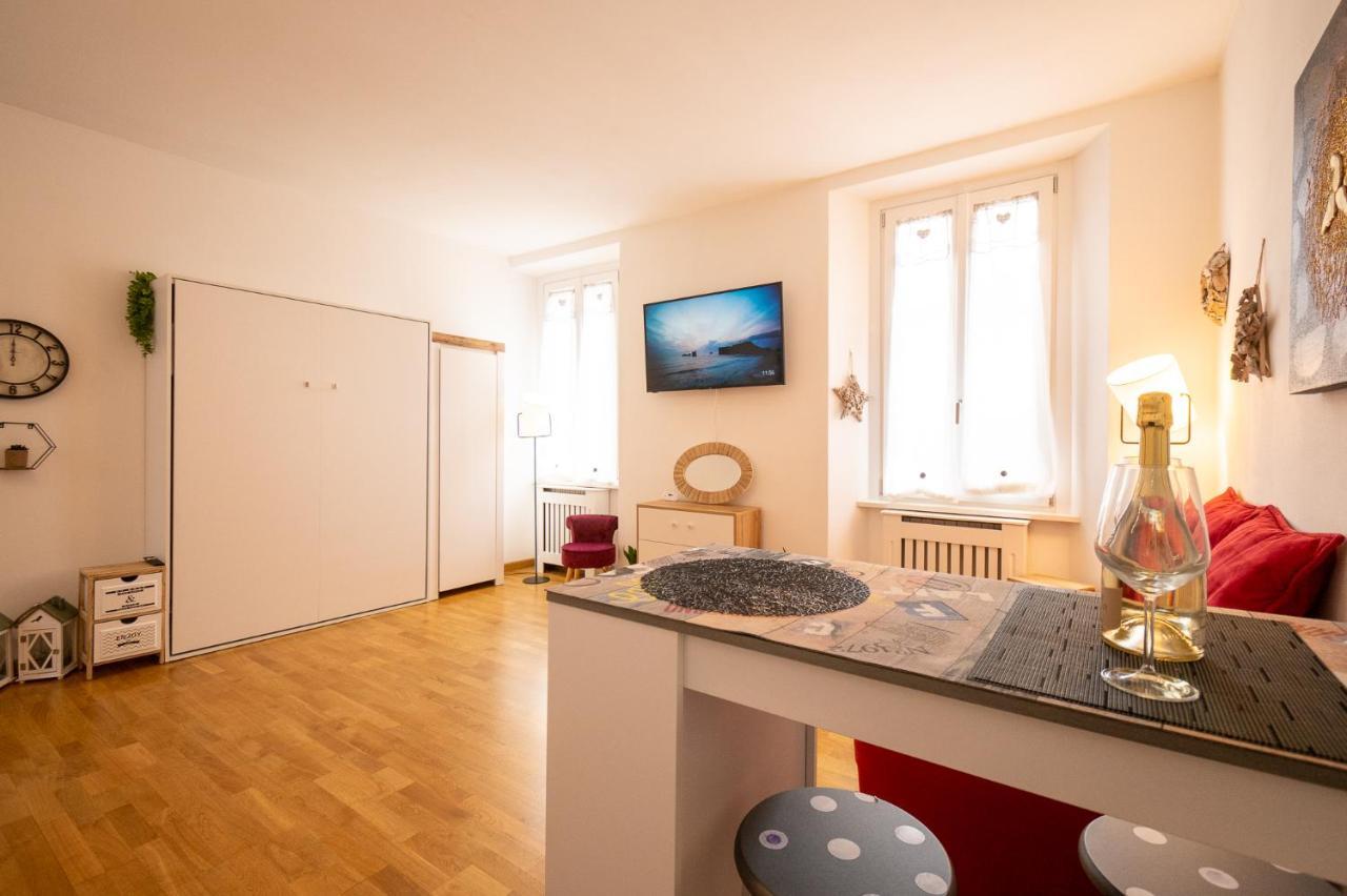 Portatorre Suite, A Charming Apartment In The Heart Of Como, Free Private Parking, Air Conditioning & More! エクステリア 写真