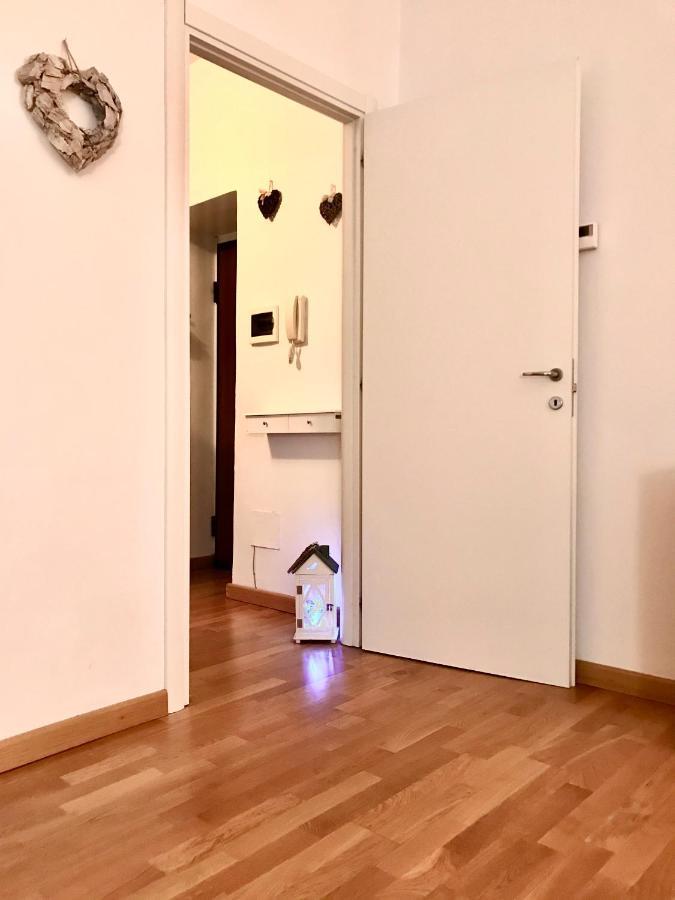 Portatorre Suite, A Charming Apartment In The Heart Of Como, Free Private Parking, Air Conditioning & More! エクステリア 写真