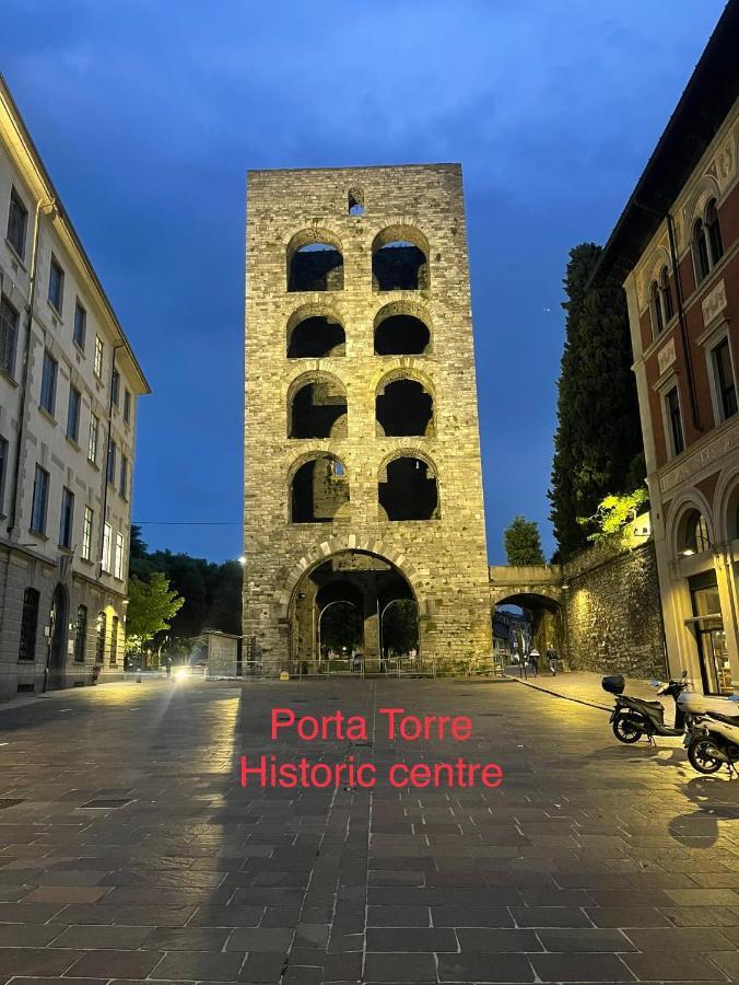 Portatorre Suite, A Charming Apartment In The Heart Of Como, Free Private Parking, Air Conditioning & More! エクステリア 写真