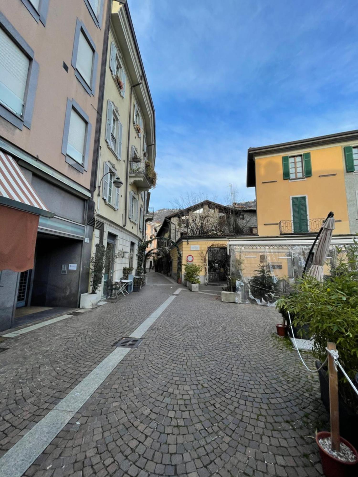 Portatorre Suite, A Charming Apartment In The Heart Of Como, Free Private Parking, Air Conditioning & More! エクステリア 写真