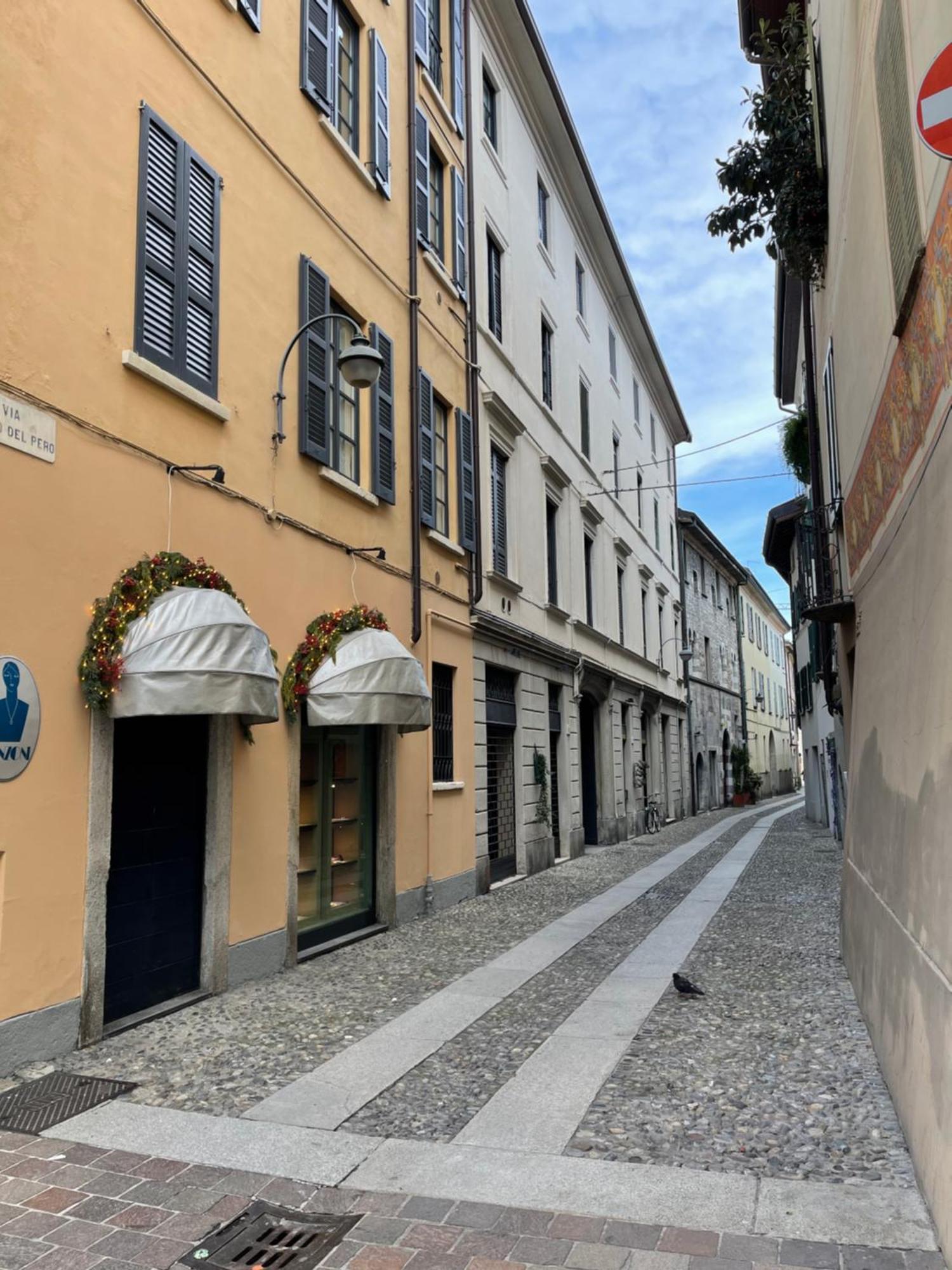 Portatorre Suite, A Charming Apartment In The Heart Of Como, Free Private Parking, Air Conditioning & More! エクステリア 写真