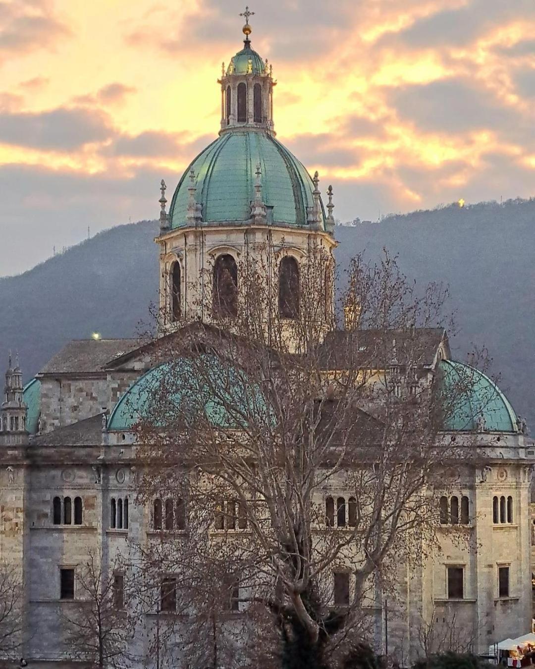 Portatorre Suite, A Charming Apartment In The Heart Of Como, Free Private Parking, Air Conditioning & More! エクステリア 写真